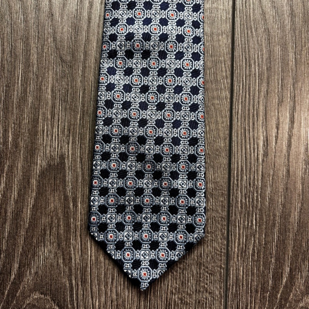 Saks Fifth Avenue Mens Silk Tie Navy Blue Silver Geometric Medallion Made Italy